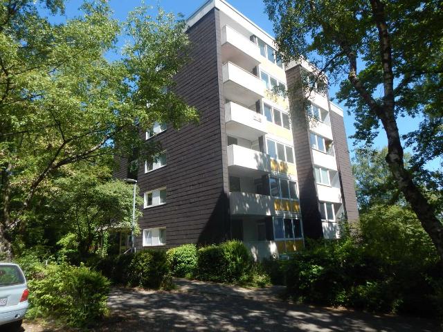 Wohn t raum: geräumige 3 Zimmer Wohnung