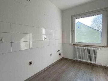 Wohn t raum: günstig geschnittene 2 Zimmer Wohnung