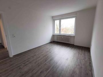 Wohn t raum: günstig geschnittene 2 Zimmer Wohnung