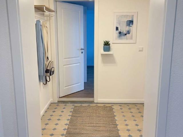 Wohn t raum mit Geschichte: Frische, kernsanierte 3 Zimmer Altbauperle direkt in der Fußgängerzone!