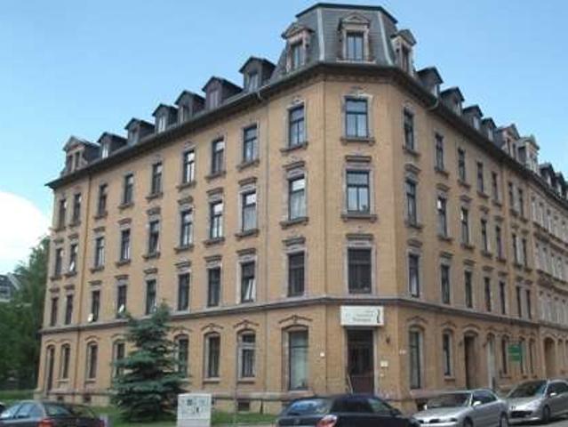 Wohn u. Geschäftshaus/ Eckgrundstück mit 22 Einheiten zu verkaufen!