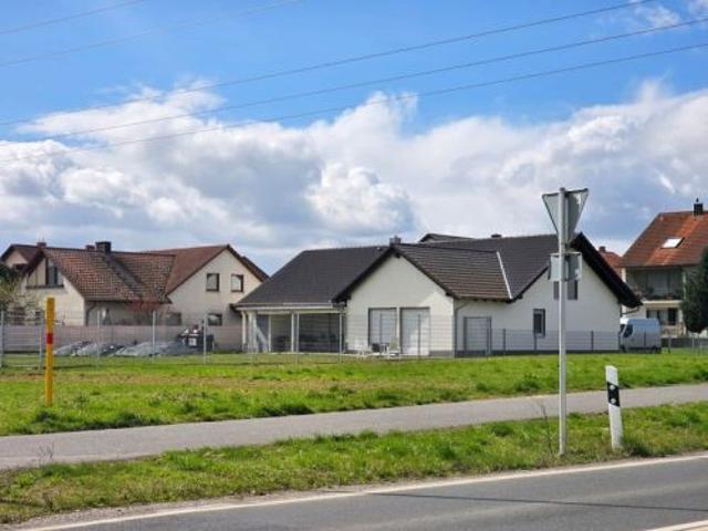 Wohn und Geschäftshaus mit 2 Garagen und 3 Stellplätzen in 97502 Euerbach zwischen Schweinfurt und Würzburg ID 10633