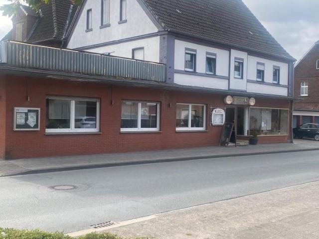 Wohn und Geschäftshaus mit anliegenden Baugrundstück 795qm