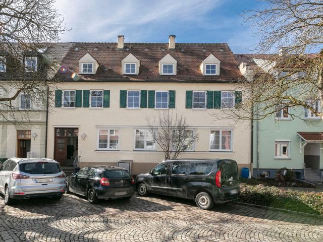Wohn und Geschäftshaus mit Ausbaupotenzial und vermieteter Bürofläche