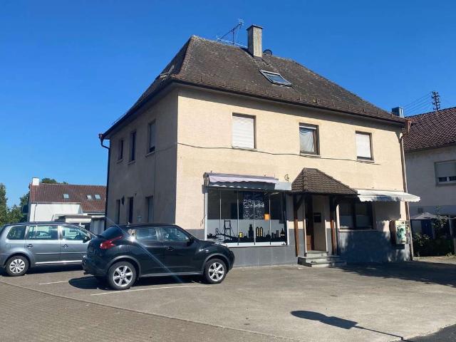 Wohn und Geschäftshaus mit Baugrundstück in Bönnigheim