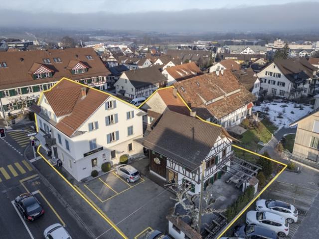 Wohn und Geschäftshaus mit Ladenlokal und Wiihüsli