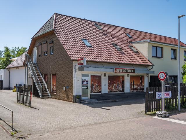 Wohn und Geschäftshaus mit Spielothek in Metjendorf