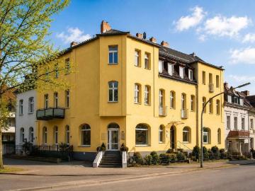 Wohn und Geschäftshaus in Berlin Hermsdorf mit stabilen Erträgen und Entwicklungspotenzial