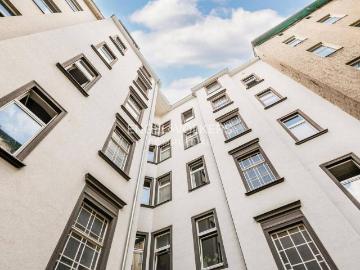 Wohn und Geschäftshaus in charmanter Ecklage im beliebten Bergmannkiez