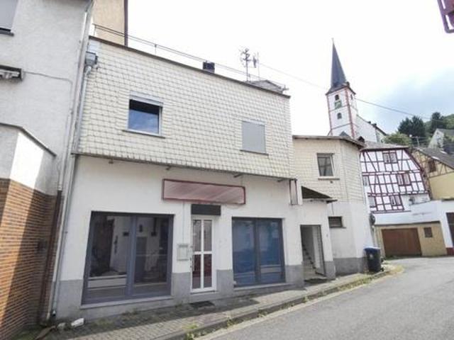 Wohn und Geschäftshaus in zentraler Lage von Briedel, nahe Zell