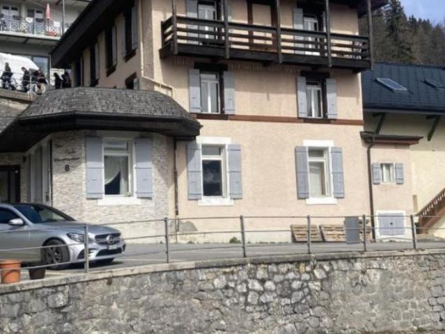 Haus mit 6 Wohnungen in Leysin
