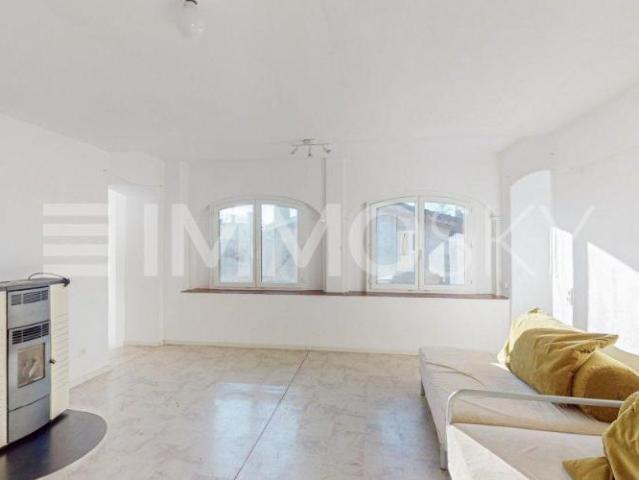 Wohngebäude 8 Zimmer