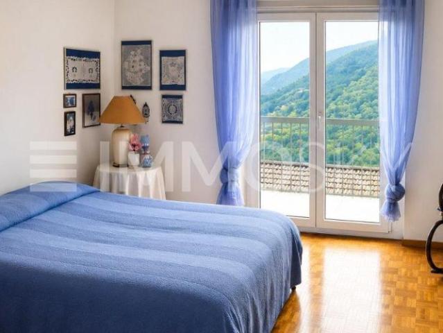 Wohngebäude 8.5 Zimmer