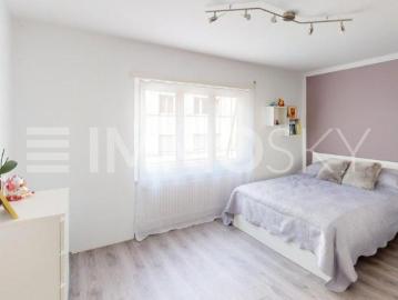 Wohngebäude 9 Zimmer