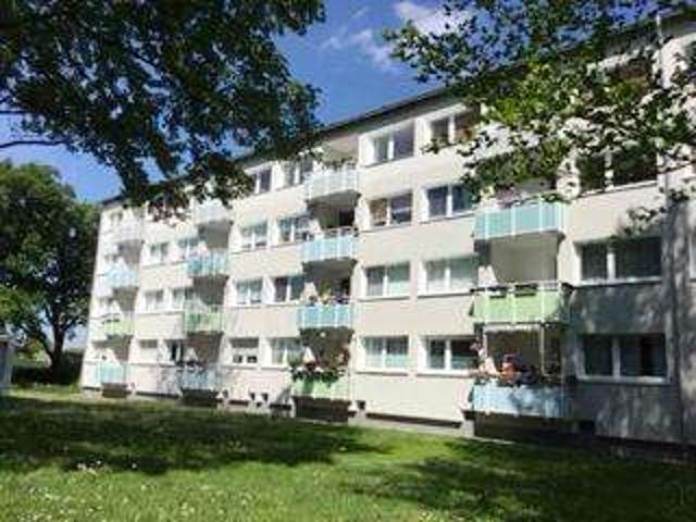 Wohnglück renovierte und sanierte 3 Zimmer Wohnung mit Balkon