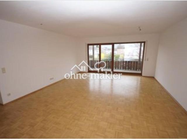Wohnen am Burgberg in Überlingen: Großzügige 3 Zimmer Oase mit Balkon, Aussicht & 2 Stellplätzen