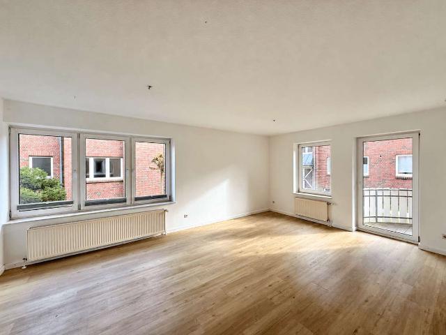Wohnen am grünen Stadtrand – mit Einbauküche und Balkon!