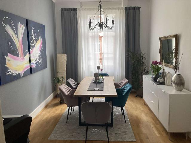 Wohnen am Günthersburgpark mit Balkon, Stilaltbau