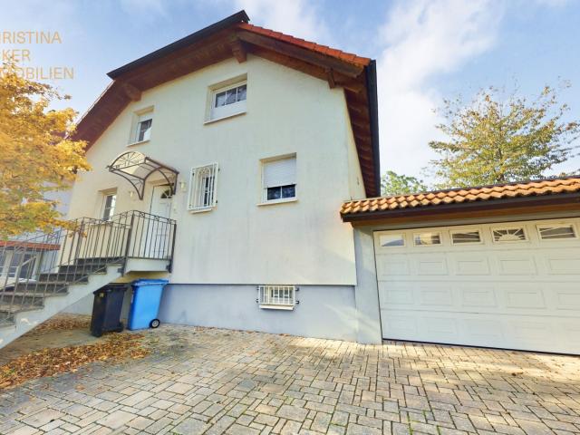 Wohnen am Feldrand – Einfamilienhaus mit Garten, Balkon und viel Platz in Mainflingen