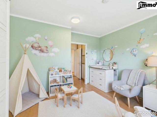 Wohnen am Kreuzbergl: Großzügige 4 Zimmer Wohnung mit Loggia
