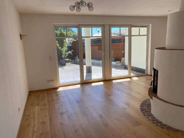 Wohnen am Heuberg Charmante Gartenwohnung mit Terrasse, Kamin & 2 Stellplätzen