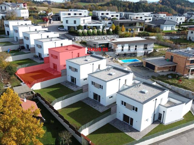 WOHNEN AM SONNENFELD / Reihenhausanlage / Haus 05 / Baurecht