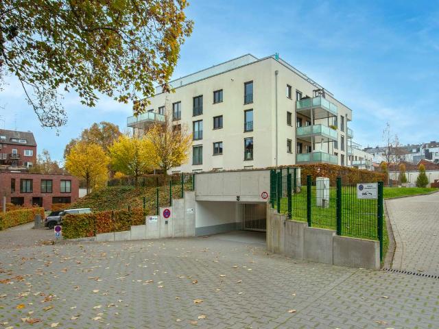 Wohnen am Schwedenpark Hochwertige 3 ZW im DG in architektonisch bemerkenswertem Mehrfamilienhaus