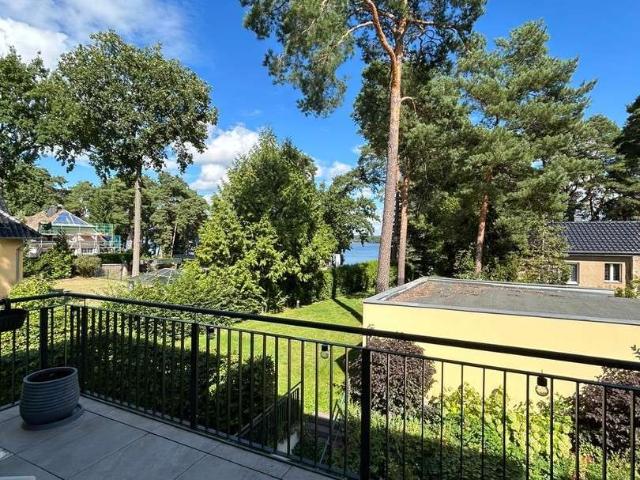 Wohnen am See in der Natur: Moderne Wohnung mit Balkon 1.OG