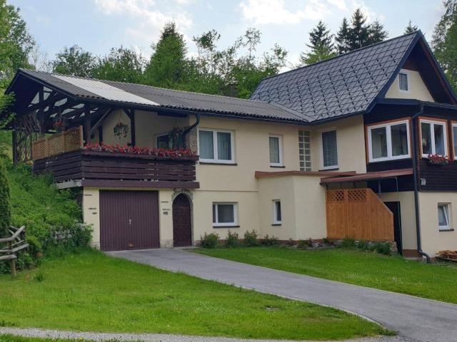 Wohnen am Stuhleck – charmantes Haus mit separater Wohneinheit, großer Terrasse und Garten