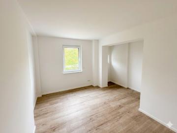 Wohnen am Stienitzsee, stilvoll saniert 74,87 qm 2 Zimmer mit 33 qm Terrasse und 25 qm Garten