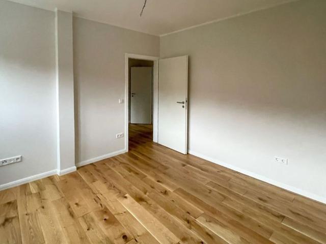 Wohnen am Rosenplatz: kleine 3 Zimmer Wohnung mit EBK, OHNE Balkon