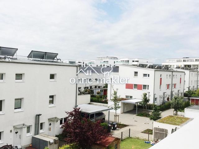 Wohnen am Riedberg: Nachhhaltiges Passivhaus mit Skyline Panorama