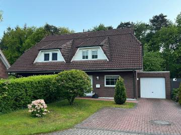 Wohnen am Waldrand: Doppelhaus in Sandkrug