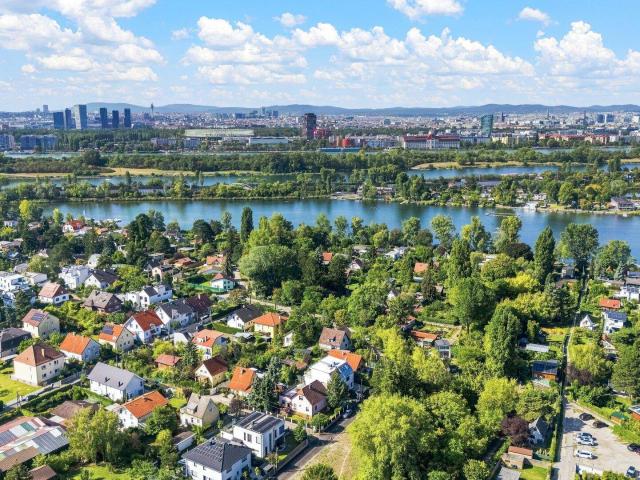 Wohnen am Wasser neuwertige Doppelhaushälfte im 22. Bezirk