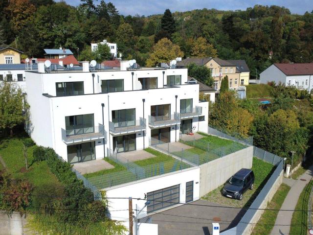 WOHNEN AM TOR ZUR NATUR – UND DOCH GANZ NAH AN WIEN EXKLUSIVES TOWNHAUS AUF EIGENGRUND IN WEIDLING