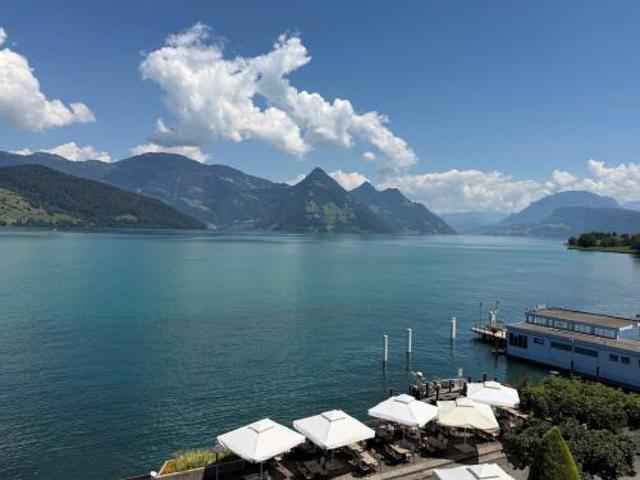 Wohnen an der Seepromenade in 6374 Buochs