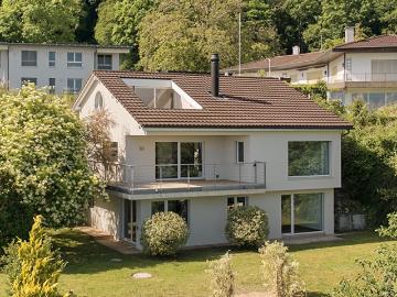 WOHNEN AN PRIVILEGIERTER AUSSICHTSLAGE IN LIGERZ