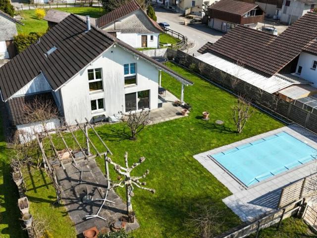 Wohnen an ruhiger Lage: 5.5 Zimmer Einfamilienhaus mit grosszügigem Garten