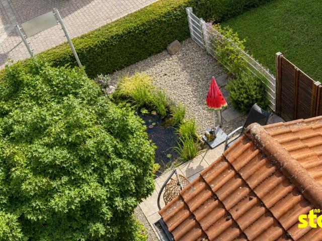WOHNEN. ARBEITEN. WOHLFÜHLEN. – VIELSEITIGE DOPPELHAUSHÄLFTE MIT GARTEN IN KLEINOSTHEIM