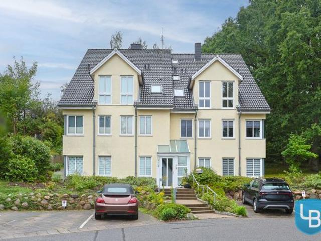 Wohnen auf drei Ebenen – helle Split Level Wohnung mit Balkon