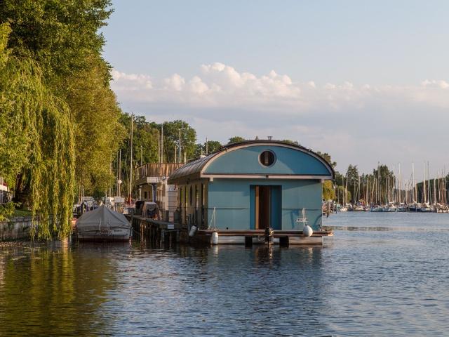 Wohnen auf einem Hausboot in Charlottenburg, Berlin Amsterdam Apartments for Rent