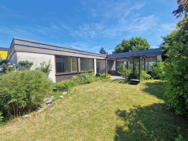 Wohnen auf einer Ebene! Bezugsfreier Bungalow mit schönem Garten in Ulm/Wiblingen