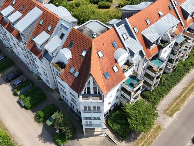 Wohnen auf zwei Ebenen – Maisonette mit Charme, Balkon & Tiefgaragenplatz
