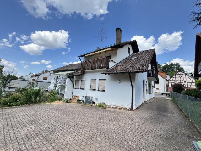 Wohnen auf zwei Ebenen! Maisonette mit Garage und zwei Balkonen