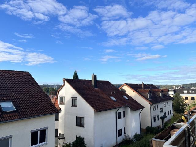 Wohnen auf zwei Ebenen: Charmante 4 Zi. Maisonette in Leinfelden Echterdingen Musberg