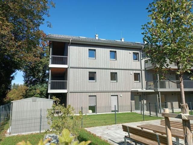 Wohnen auf zwei Ebenen! Exklusive Neubau Maisonette Wohnung mit Balkon in 83410 Laufen