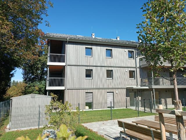 Wohnen auf zwei Ebenen! Exklusive Neubau Maisonette Wohnung mit Balkon in 83410 Laufen