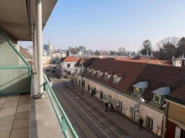 Wohnen auf zwei Ebenen – stilvolle Maisonette nahe Schloss Hetzendorf