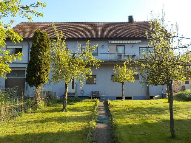 Wohnen auf Zeit 1 Jahr!: Helle 5 Zimmer Wohnung mit Balkon & Gartenmitbenutzung