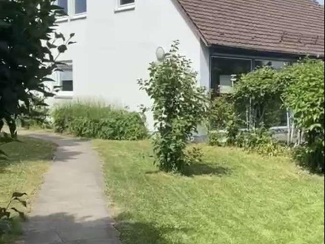 Wohnen auf Zeit Gemütliches Einfamilienhaus mit großem Garten in Ulm Lehr